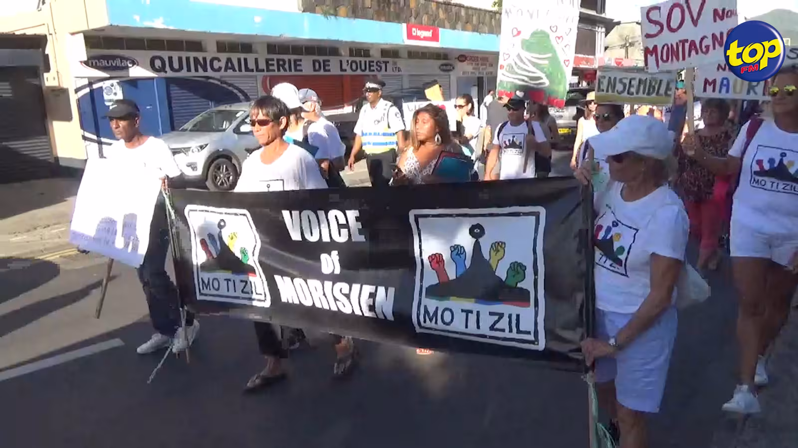 Au moins deux demandes de Stop Order déposées au ministère de l’Environnement : « Il faut stopper au plus vite les travaux dans le cadre du projet Legend Hill à Tamarin », affirme Percy Yip Tong