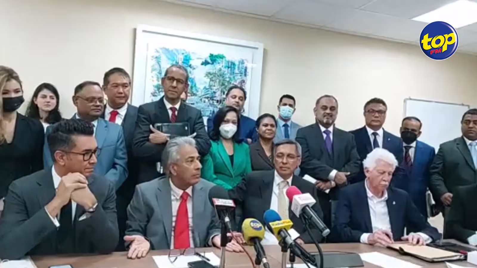 Allégations de ‘sniffing’: ‘est-ce que le 15 avril 2022 à 10 heures 18, Pravind Jugnauth a appelé Sherry Singh pour lui faire ces demandes’, lance Xavier-Luc Duval