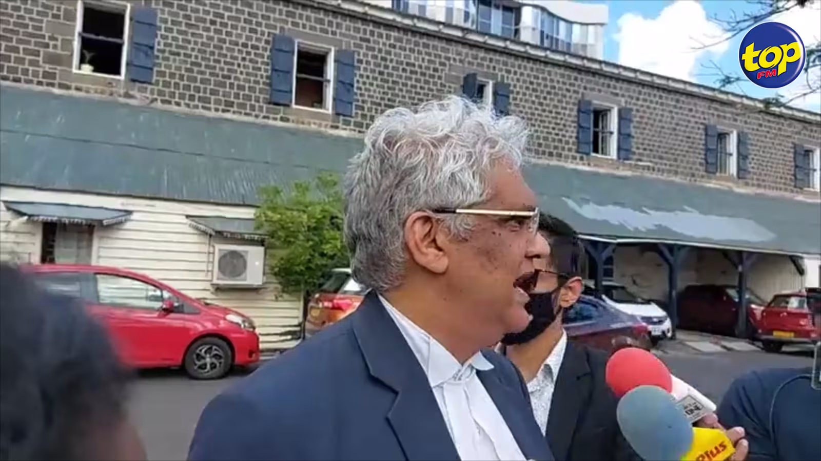 Meurtre de Soopramanien Kistnen : Pravind Jugnauth, Yogida Sawmynaden et les gardes du corps de ce dernier entre autres, Rama Valayden a établi une liste de ceux qu’il qualifie de suspects dans un rapport qu’il a remis au nouveau patron du CCID
