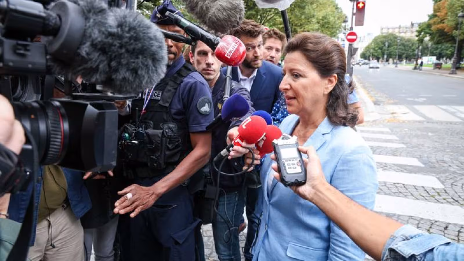 L’ex-ministre de la Santé Agnès Buzyn mise en examen pour « mise en danger de la vie d’autrui »
