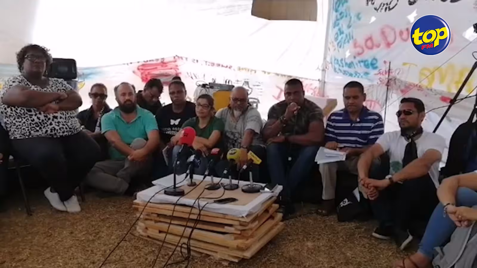 La vidéo virale du ministre Jagutpal: “Fete c’est so droit, mais li garde le respect de social distancing pareil kuma lin dire nous fair”, affirme Bruneau Laurette