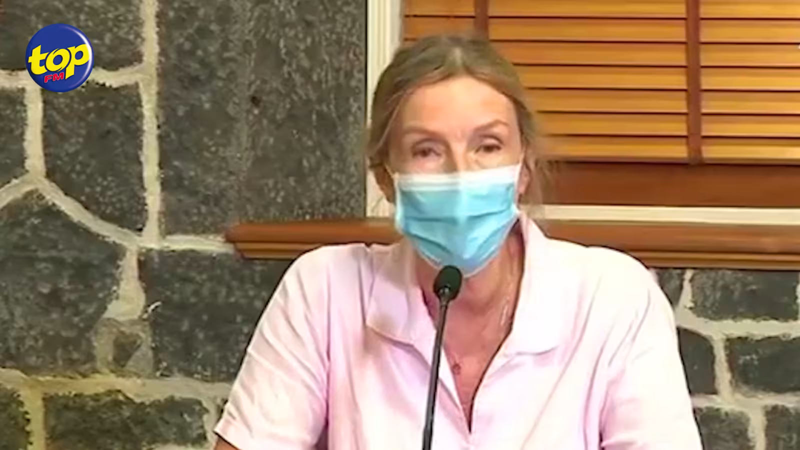 127 cas positifs : “Tout le monde va bien… Quoi qu’une femme a de petits problèmes cliniques que nous surveillons”, affirme le Dr Catherine Gaud