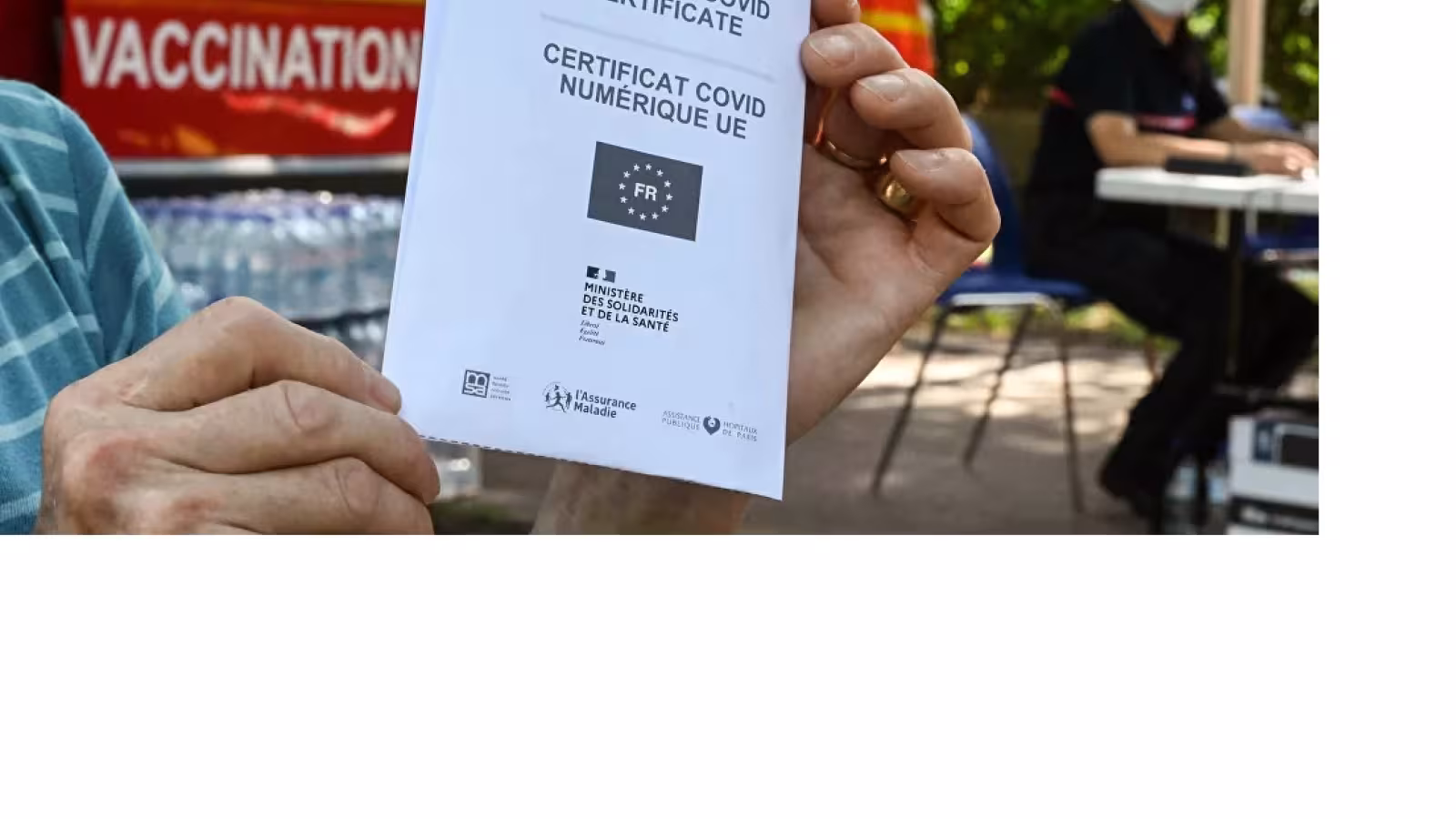 «Finalement, ce sont les vaccinés qui contaminent les autres» : un médecin souligne que le vaccin n’empêche pas la transmission du virus