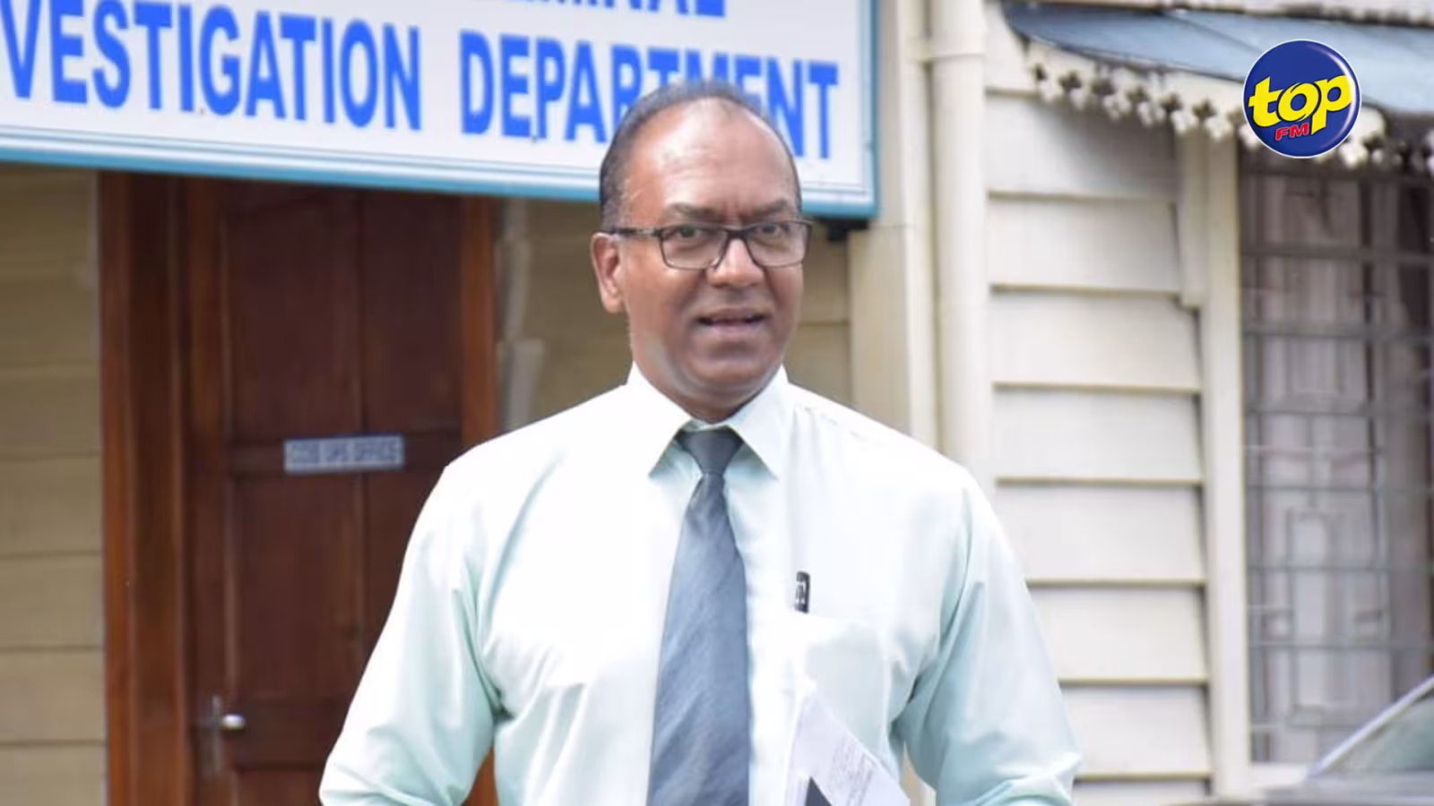 À l’origine de l’arrestation de Bruneau Laurette : ‘la Special Striking Team a été créée pour aider l’ADSU et agit sous les directives du commissaire de police’, avance l’inspecteur Coothen