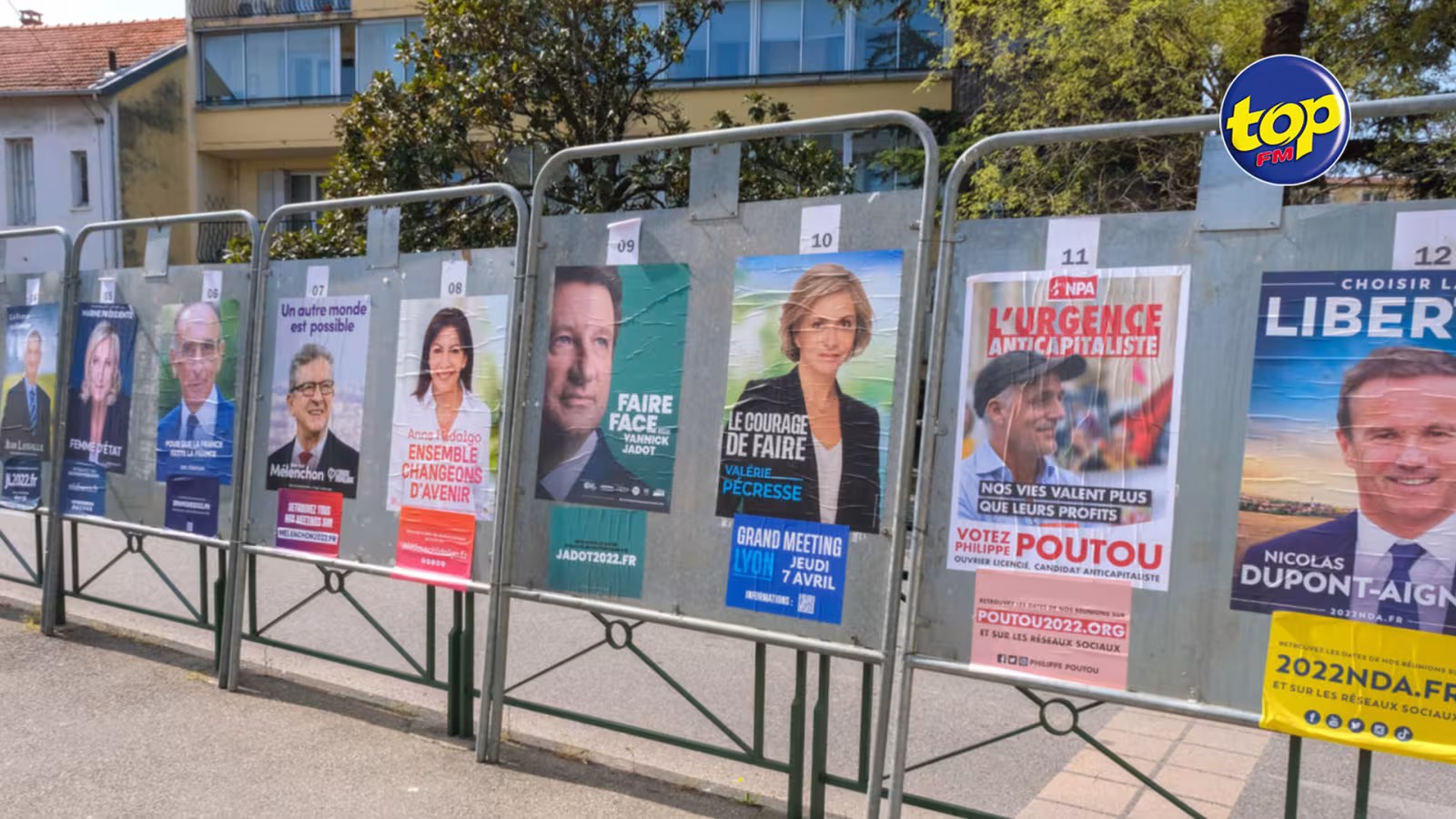 Election présidentielle 2022 : la participation au premier tour s’établit à 25,48% à 12 heures, en recul de trois points par rapport à 2017
