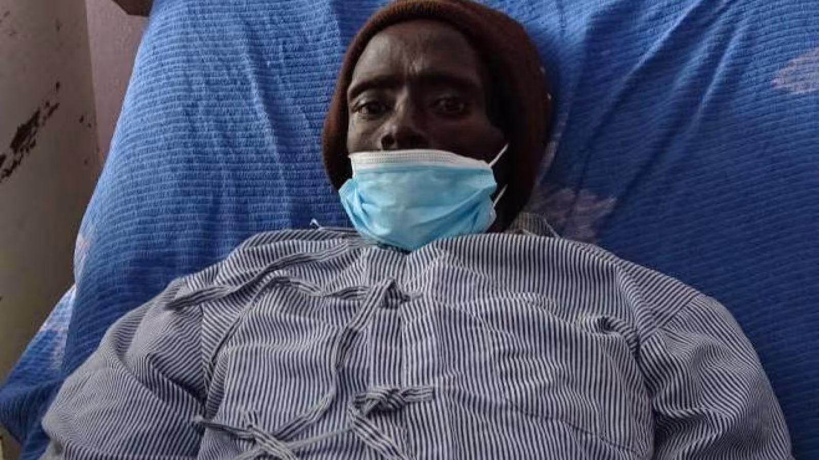 Déclaré mort, il se réveille à la morgue en hurlant, car on lui incisait la jambe