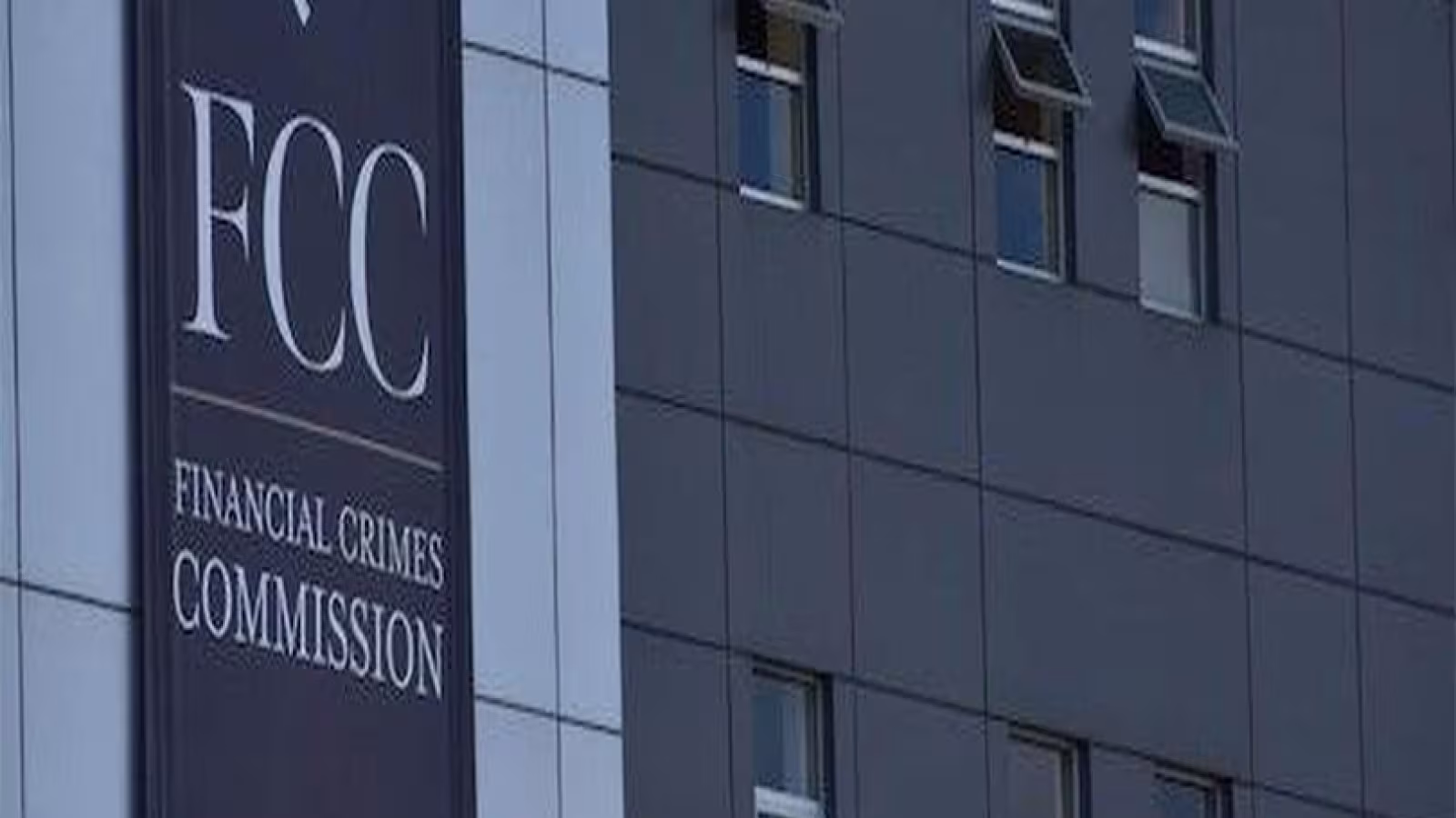 L’Operations Review Committee de la FCC : Un organe clé du contrôle des enquêtes financières sous la présidence de l’ex-juge Gérard Angot