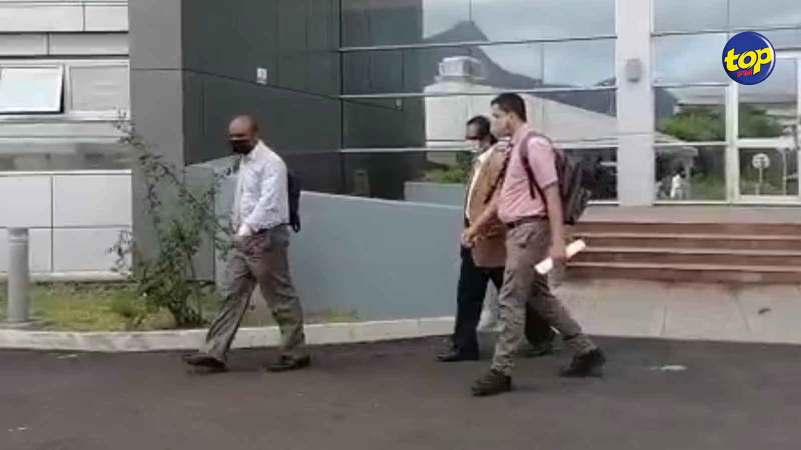 Enquête de l’Icac sur une affaire datant de 2018 : Apres avoir été interrogé par les enquêteurs  ce matin, l’ancien Chief Pharmacist du ministère de la Santé, Harry Krishna Bucktowar comparaitra devant le tribunal de Port-Louis