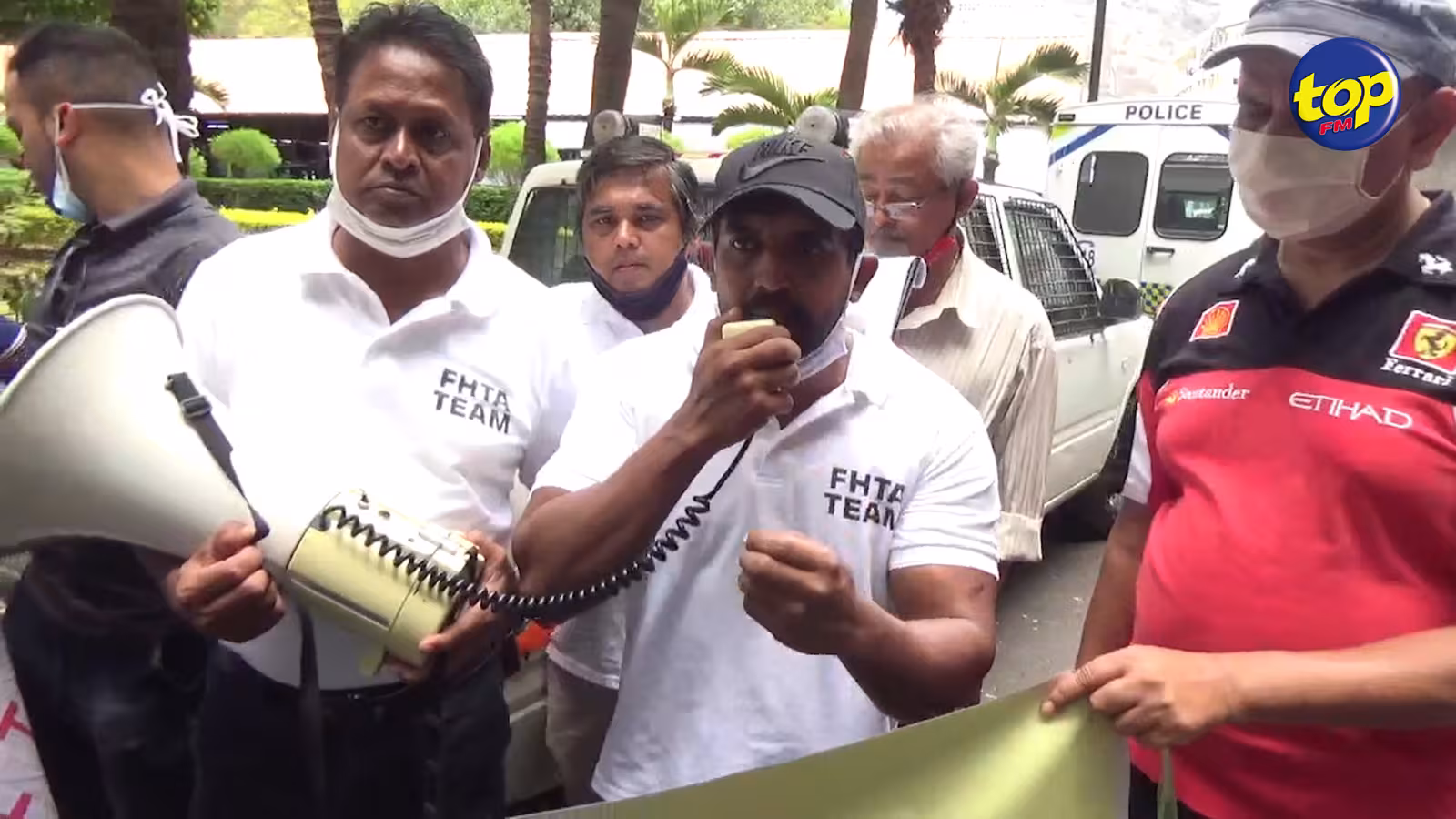 Marche pacifique de la Fédération des taxis d’hôtel dans la capitale hier : les chauffeurs de taxi craignent pour leur avenir, affirme Yashpal Murrakhan, président de la FHTA