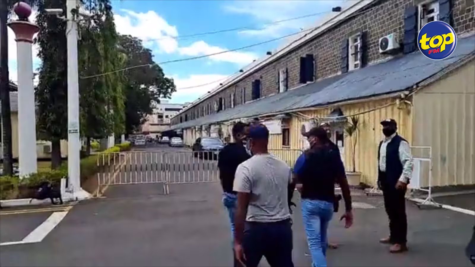 L’ASP Jagai à Sanjeev Teeluckdharry: « Quittez les lieux car vous allez aussi être entendu dans cette affaire ! »