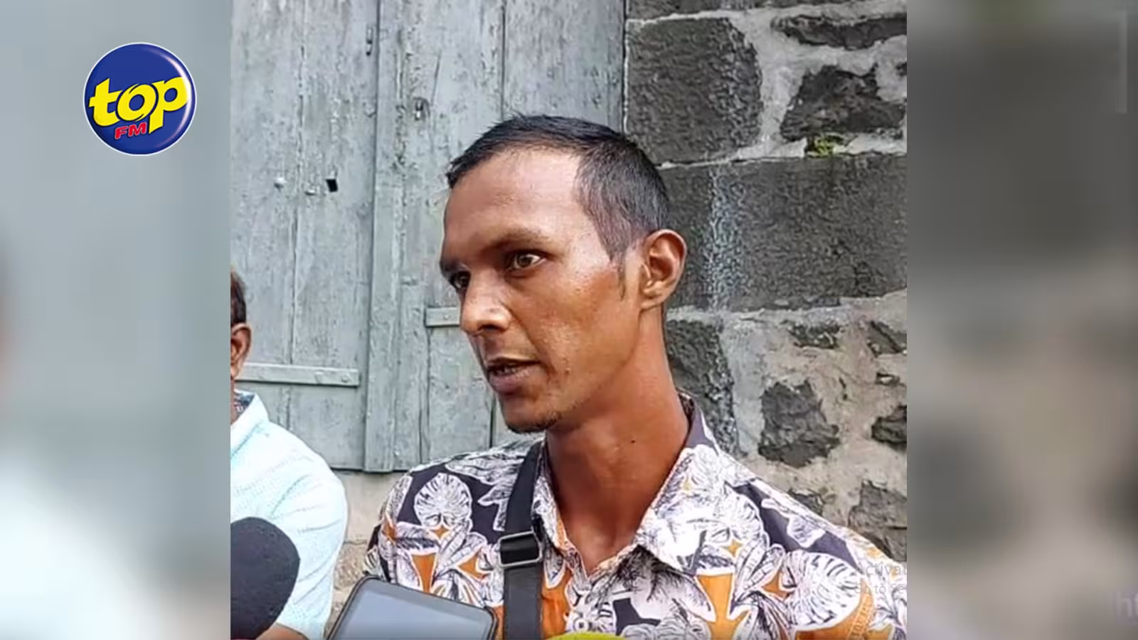 Aux Casernes centrales ce lundi : Krishna Seetul porte plainte pour brutalité et torture policières