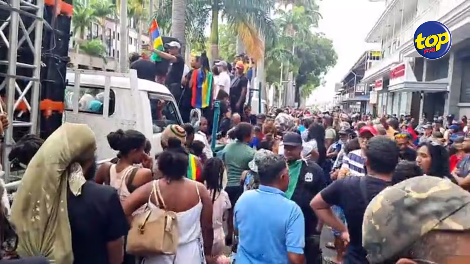Manifestation citoyenne : l’affaire Kistnen en toile de fonds, mais grosse mobilisation également contre la cherté de la vie et pour réclamer la démission du gouvernement de Pravind Jugnauth