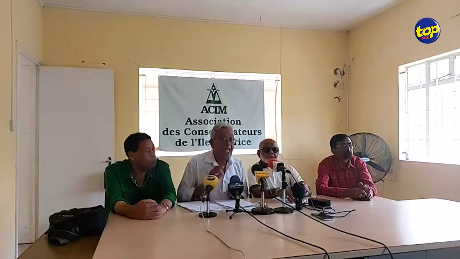Carburants : « Si le ministre a pu intervenir pour maintenir le prix du diesel, il a le pouvoir de faire baisser celui de l’essence », affirme Jayen Chellum