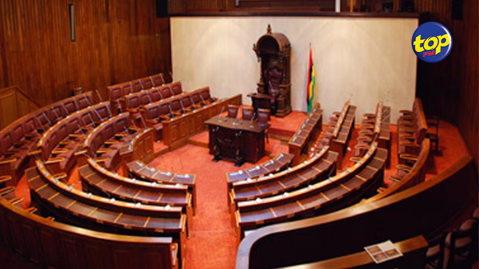 PARLEMENT-MAURICE