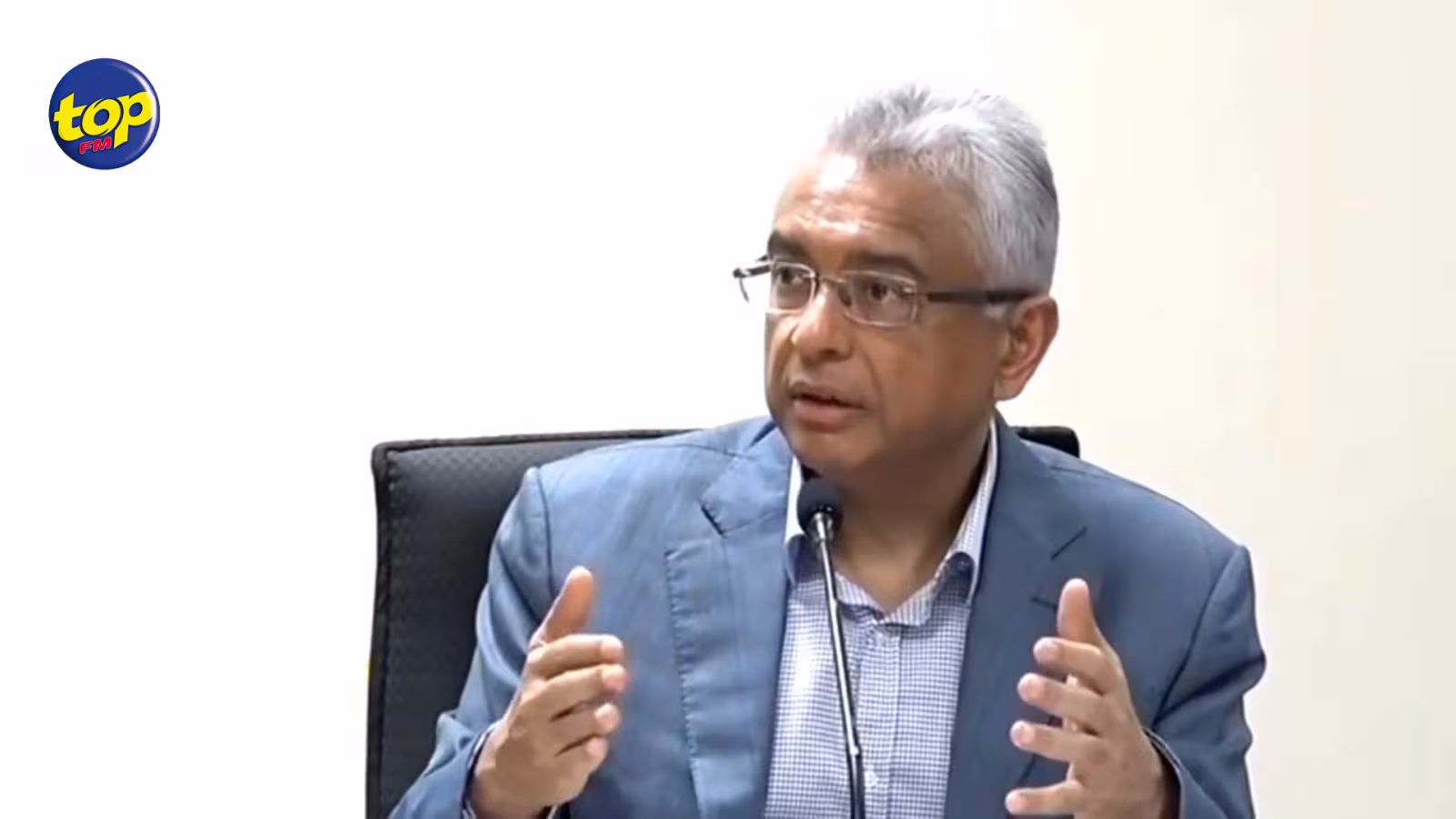 Conférence de presse de Pravind Jugnauth hier à Blue-Bay : Top Fm et l’express considérés comme des indésirables
