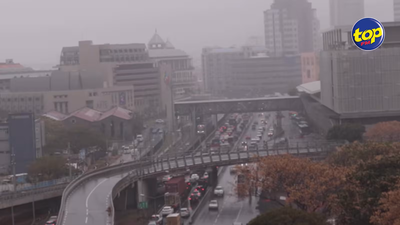 Météo : l’avis de veille de fortes pluies levé à 16 heures, ‘’plus tôt une trentaine d’équipes de pompiers mobilisés à travers l’ile’, précise l’Assistant Chief Fire Officer Gunnasseea
