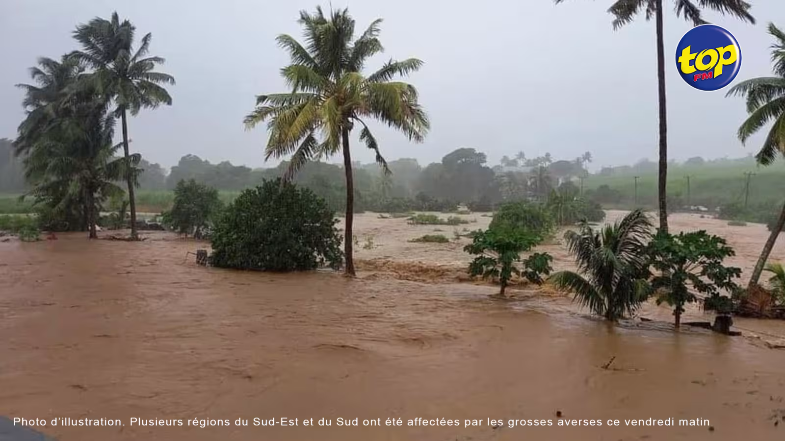 Montée des eaux dans le Sud : La route reliant Choisy à Bel Ombre, via Chamarel, fermée à la circulation