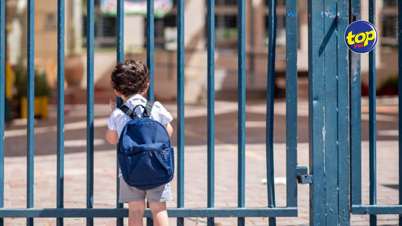 Grogne des parents dans un établissement scolaire à Petite Rivière : La rectrice aurait ordonné la fermeture du portail  plus tôt, à 08 :15