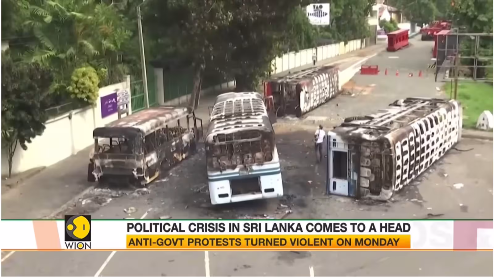 Sri Lanka : Après des émeutes et huit morts, un nouveau gouvernement réclamé