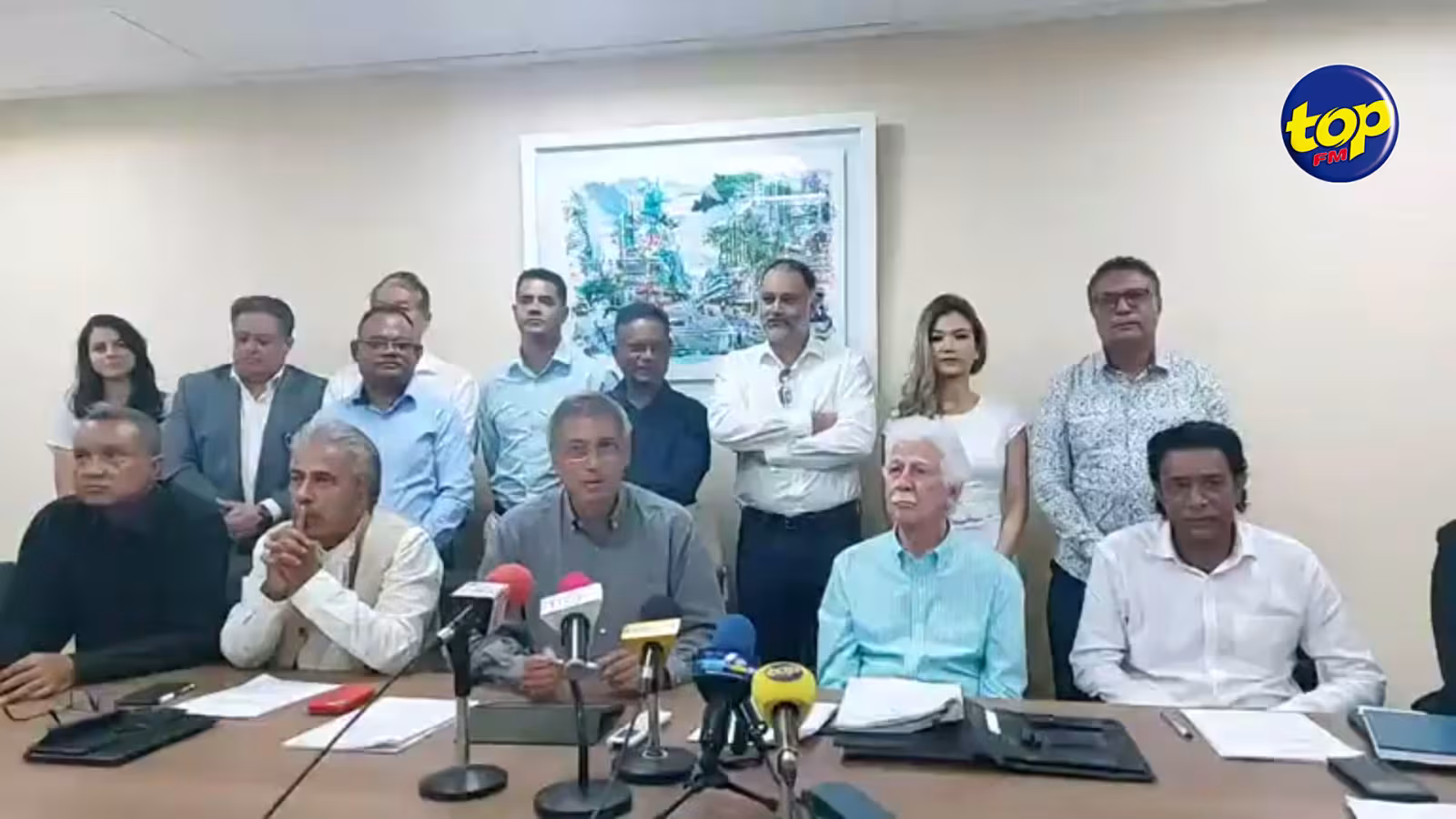 Suspendu de l’assemblée nationale depuis novembre 2022 : Les élus de l’Opposition demandent à Sooroojdev Phokeer de lever la suspension d’Arvin Boolell