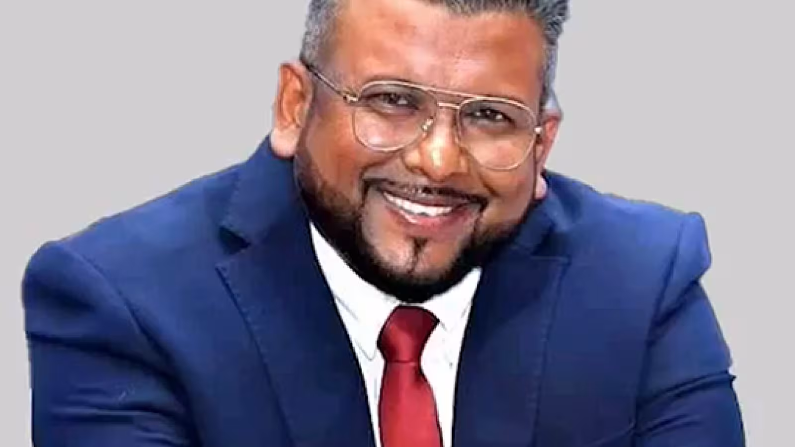 Smart Cities, exonération de Rs 6,61 milliards aux promoteurs : « C’est le plus grand cadeau fiscal, honteux, au secteur privé et aux gros capitaux » déclaration du député Raviraj Beechook sur Top Fm.