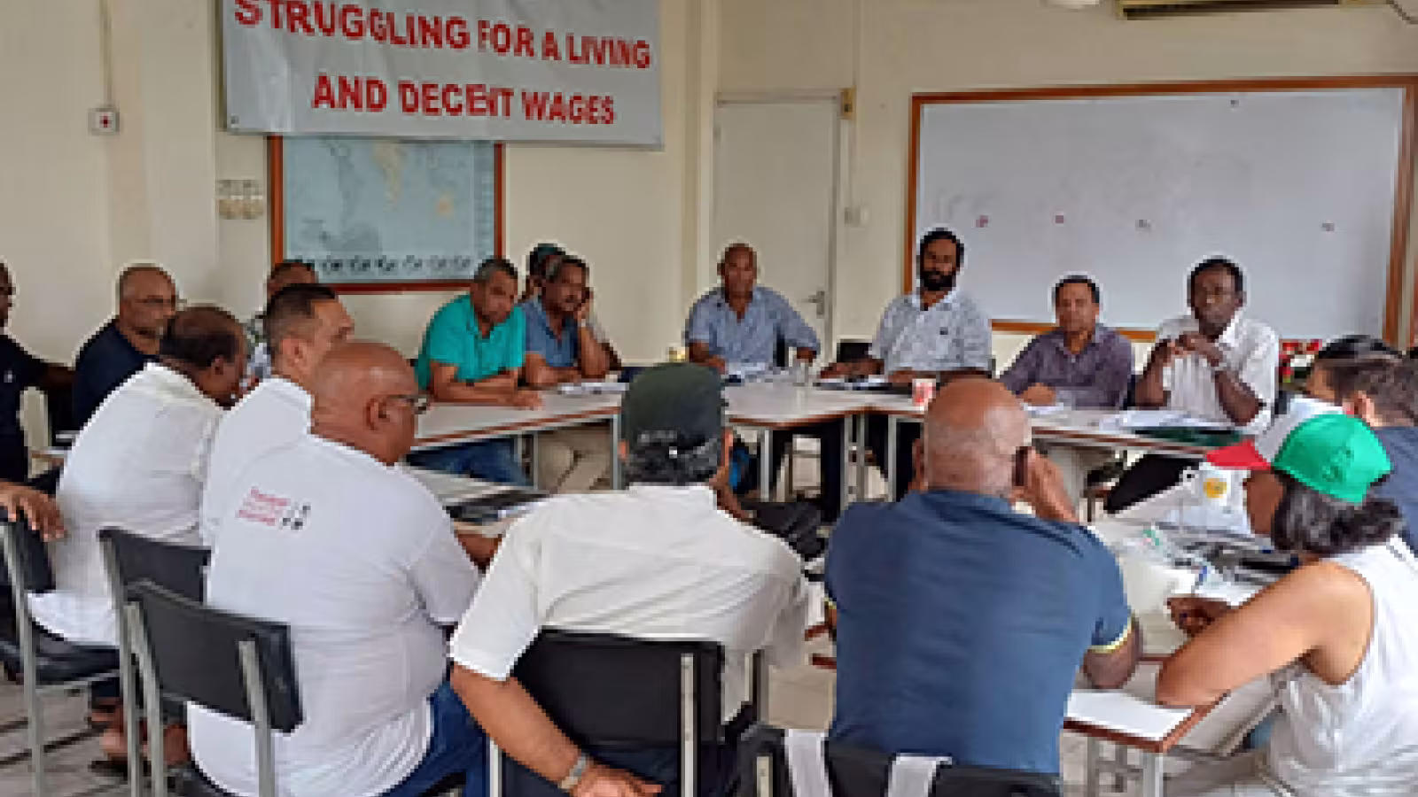 La General Workers Federation (GWF) se mobilise pour réclamer le droit à un congé spécifique en cas de catastrophe climatique, afin de permettre aux travailleurs de ne pas reprendre leur poste immédiatement après.