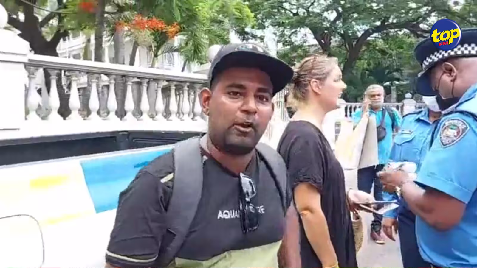 Incident devant la Government House hier : l’activiste Vince Pillay annonce qu’il va porte plainte contre un inspecteur de police
