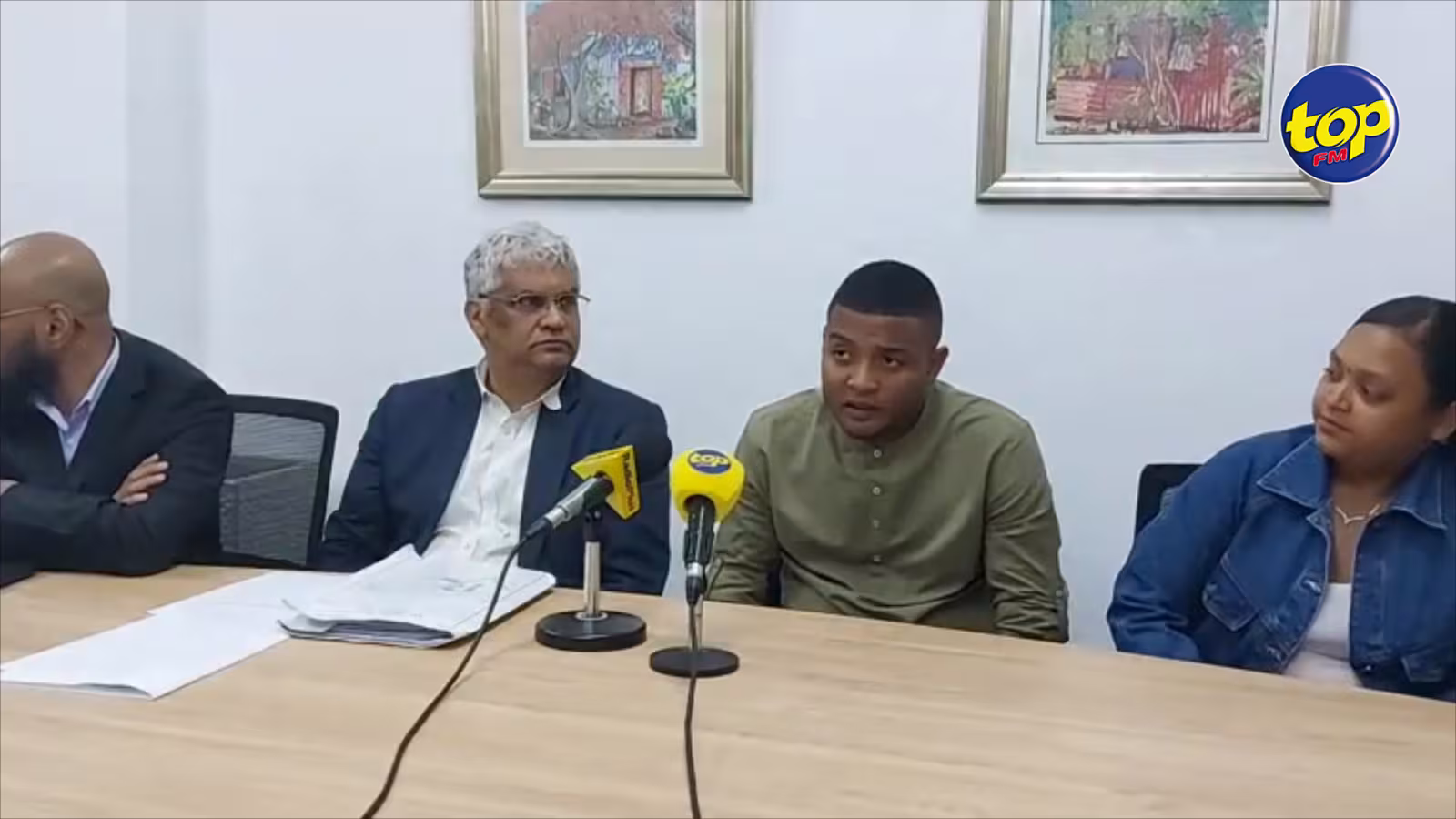 Allégations de ‘drugplanting’: 9 policiers et l’État seront poursuivis en justice  par Wayne Attock