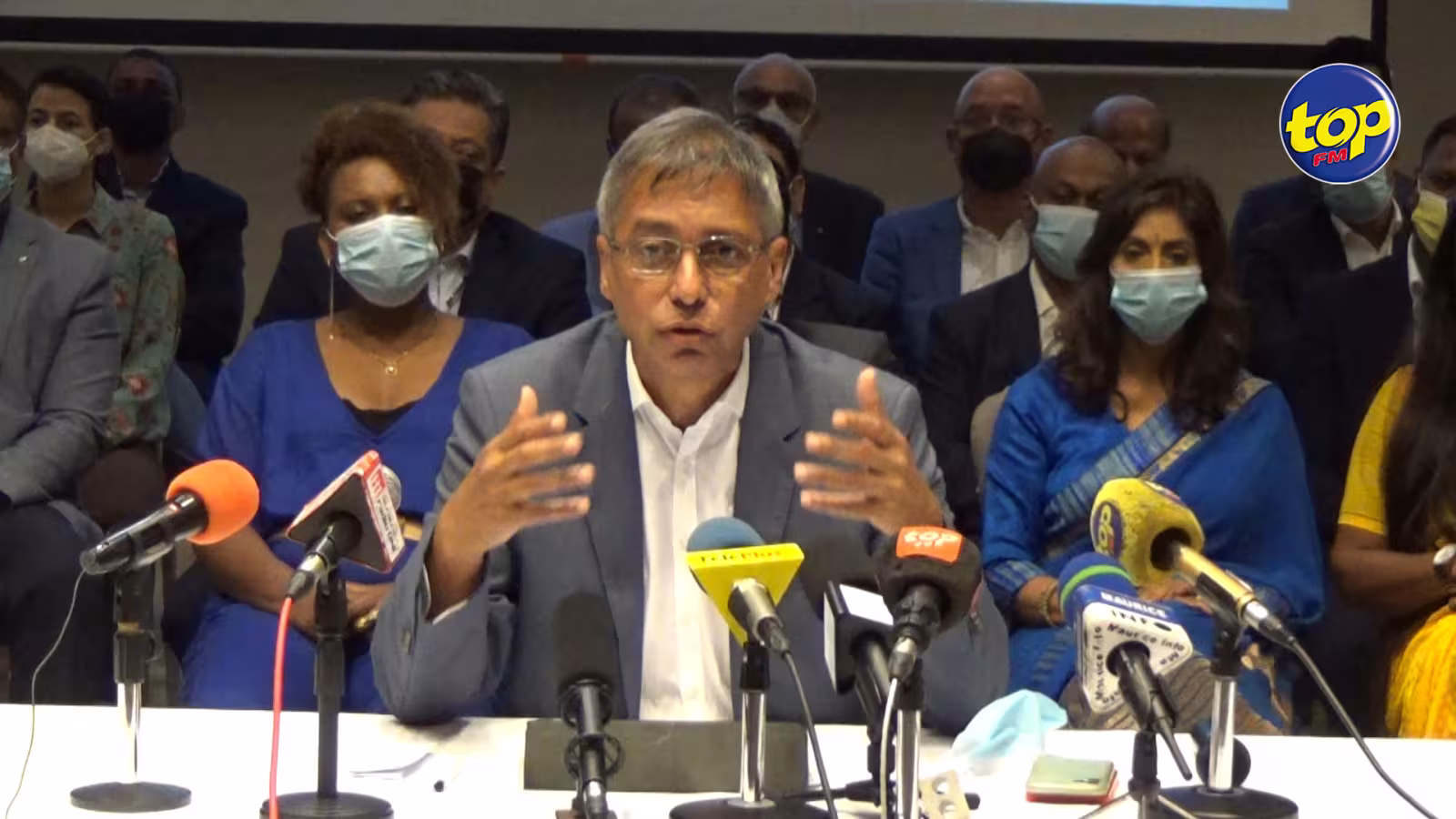 Covid-19 à Rodrigues : Xavier-Luc Duval demande d’envoyer une équipe médicale et soignante dans l’île