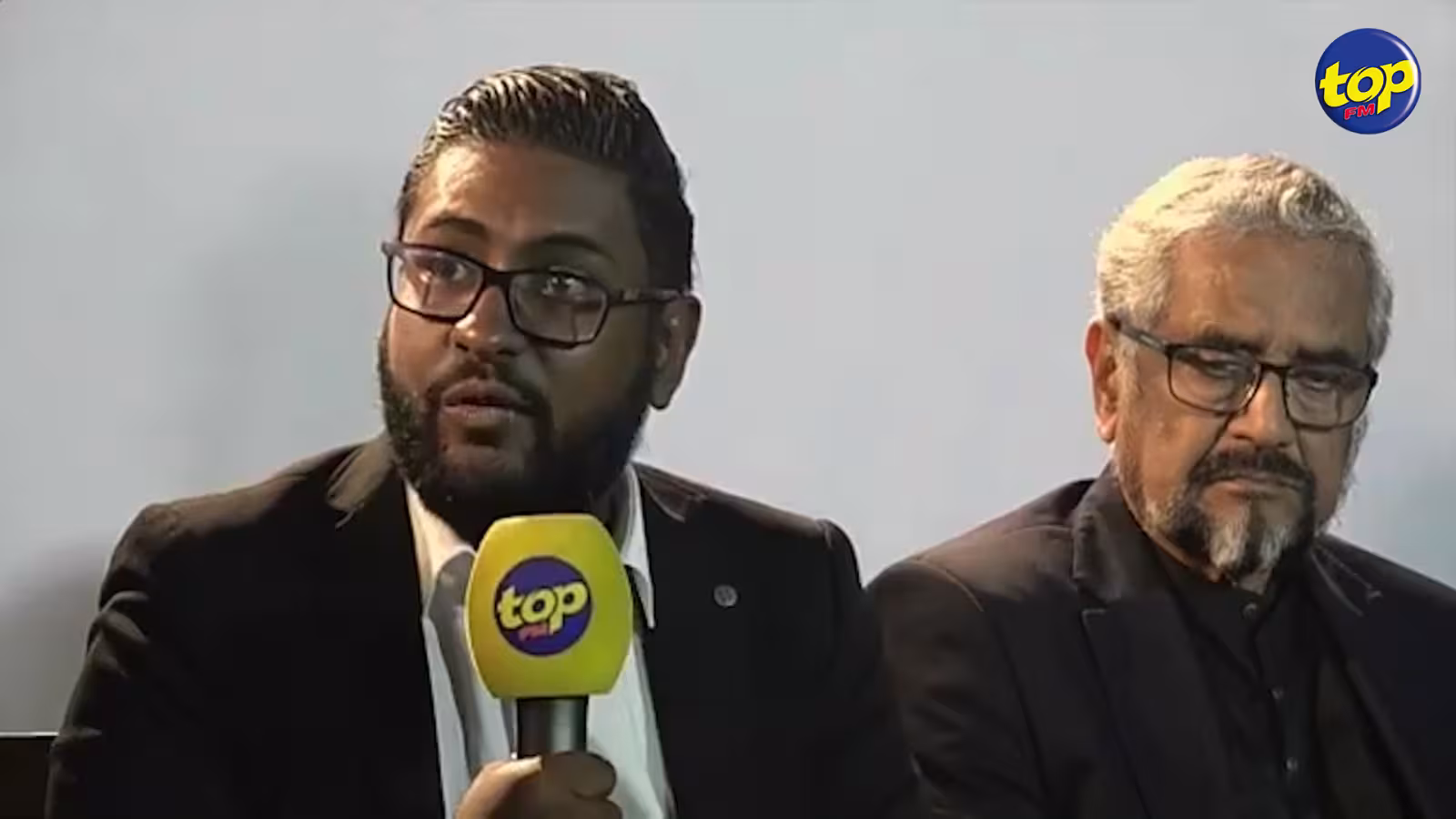 Atteintes à la démocratie : ‘Pourquoi ne pas donner le pouvoir aux citoyens de révoquer leurs représentants au Parlement ?’ se demande Axcel Chenney…