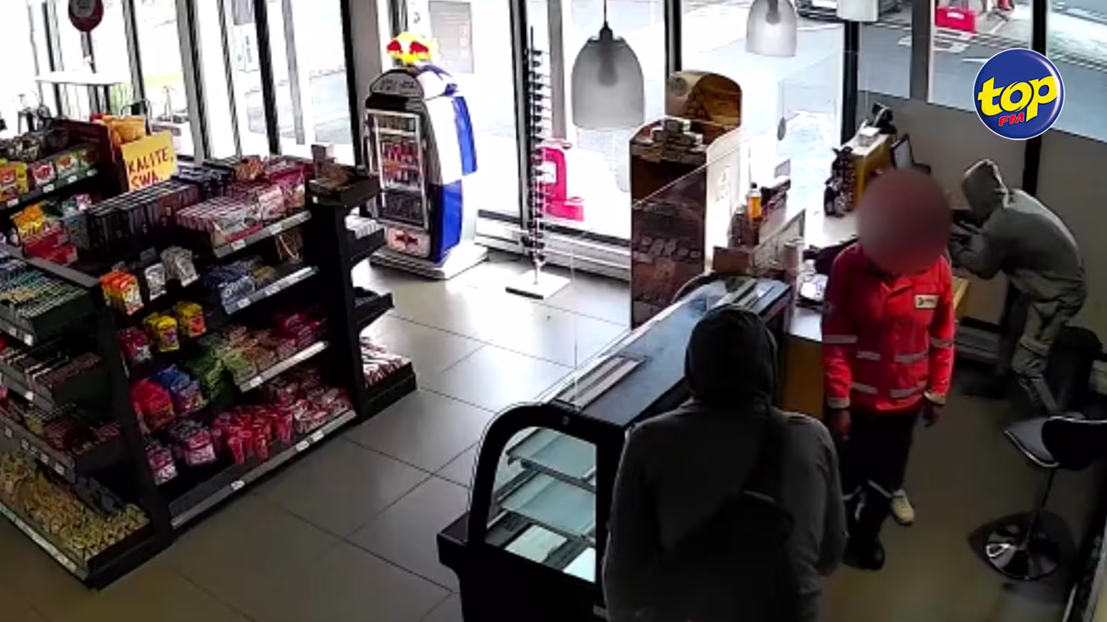Après le braquage d’une station-service à Nouvelle-France : « Le GM devrait voter une loi interdisant l’utilisation du casque intégral ou tout autre moyen de dissimuler un visage », propose Bhim Sunnassee