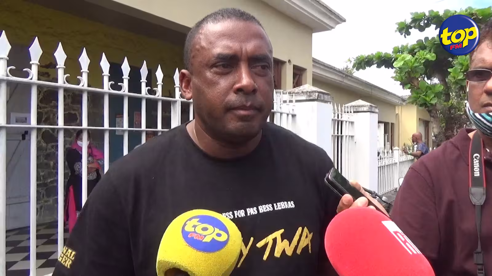 Des Private Prosecutions annoncées contre les ministres Ramano et Maudhoo : « Mo but li apolitique, mo p vine dénonce ceux kine faillir dans zot travail » affirme Bruno Laurette
