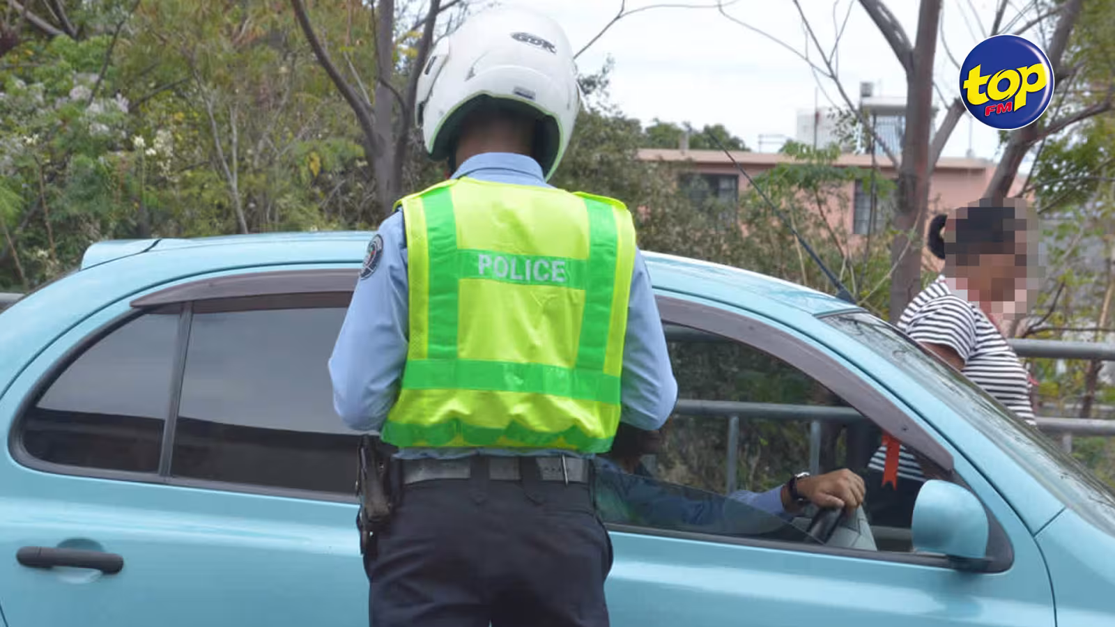 Infractions routières presque de 5 000 contraventions dressées depuis le début de l’année 2023 : « nous ti bisin faire sa ban opération dans le cas figure que ban taux de morts ti en hausse lors la route » indique l’inspecteur Shiva Coothen