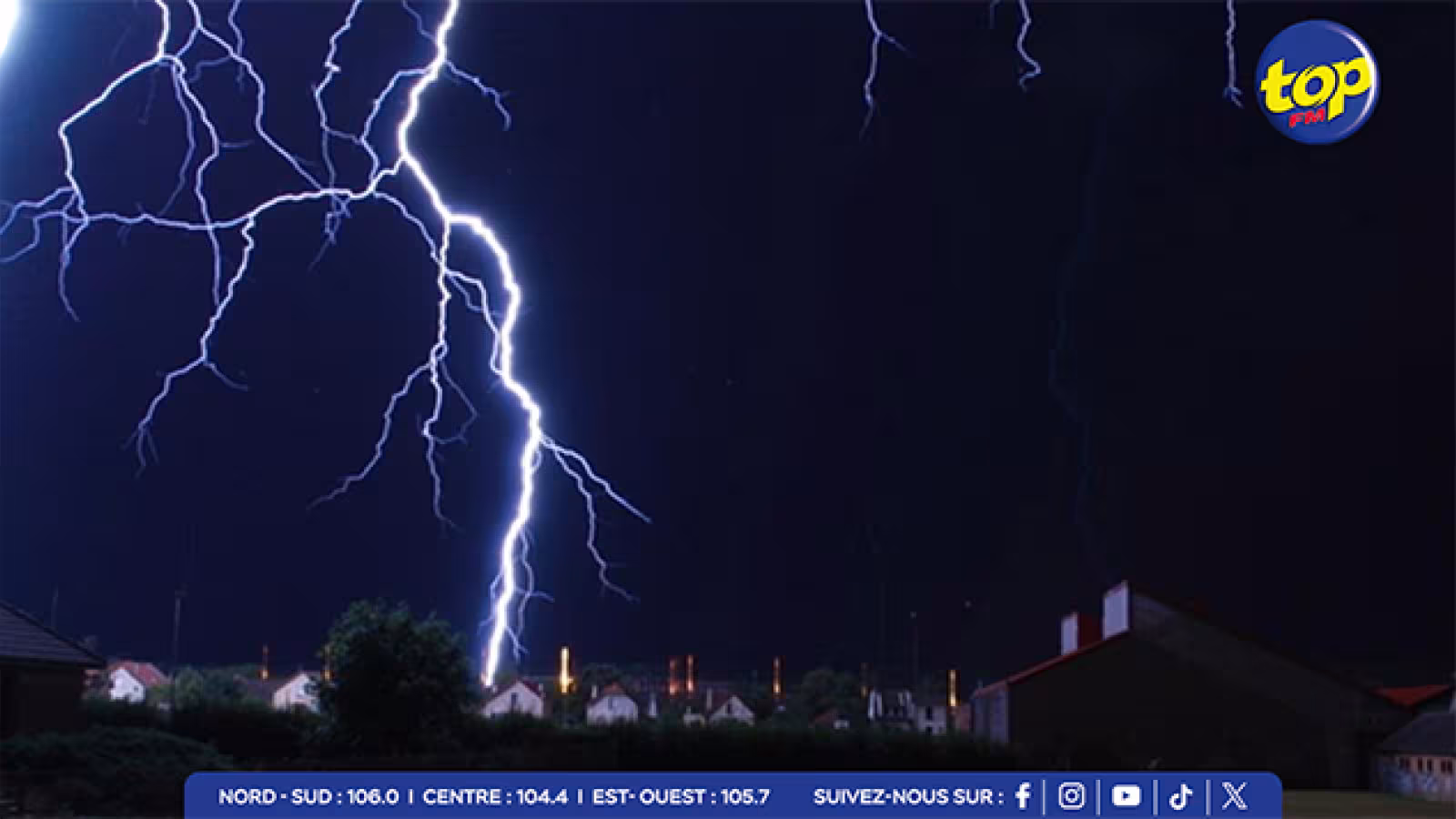 Tempête meurtrière sur la côte Est des États-Unis : Deux morts et plus de 400 000 foyers privés d'électricité
