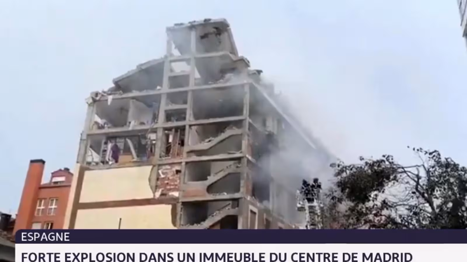 Une fuite de gaz détruit un immeuble à Madrid, au moins trois morts