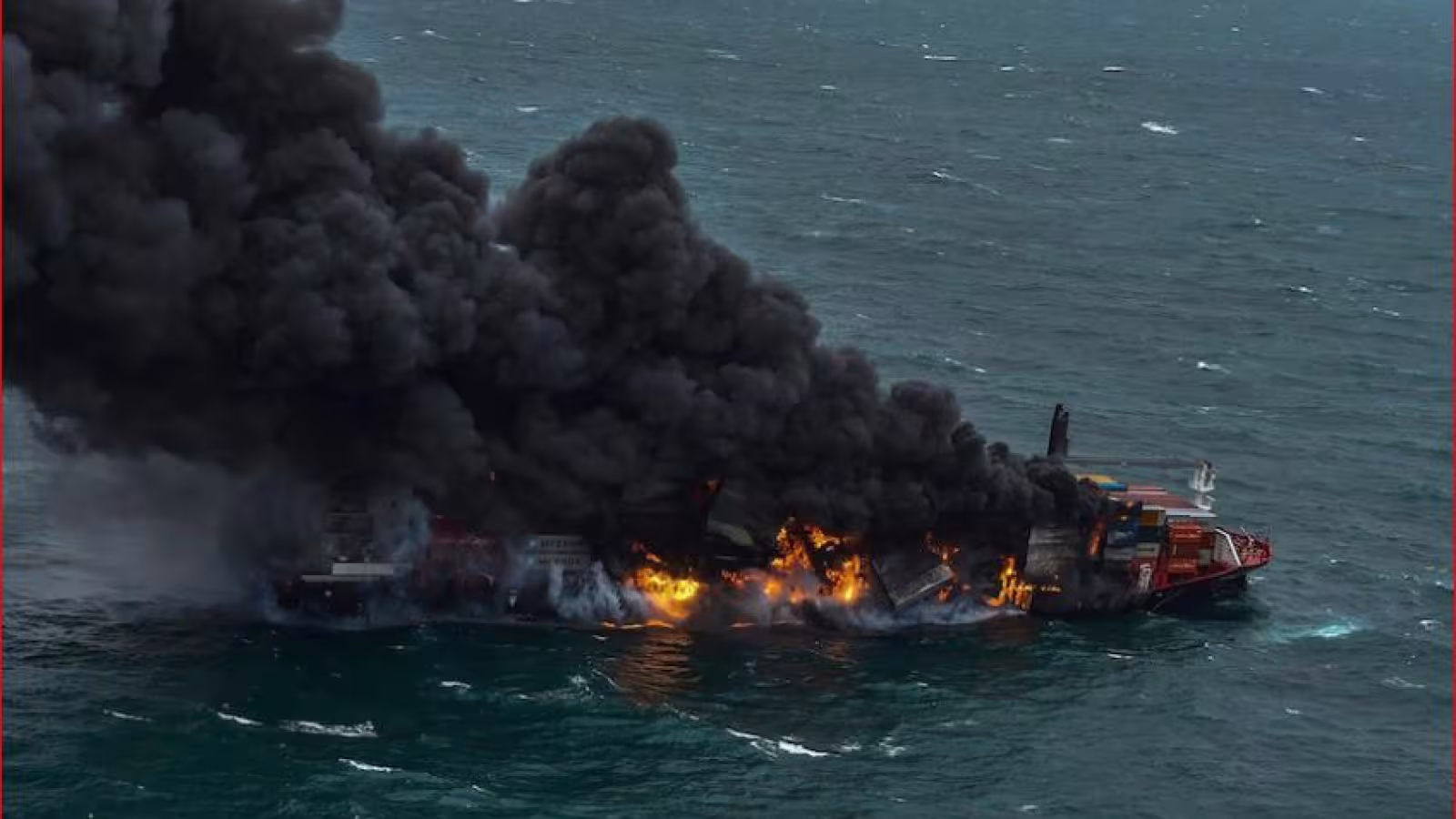 Navire en feu au Sri Lanka : pollution aux hydrocarbures et produits chimiques redoutée