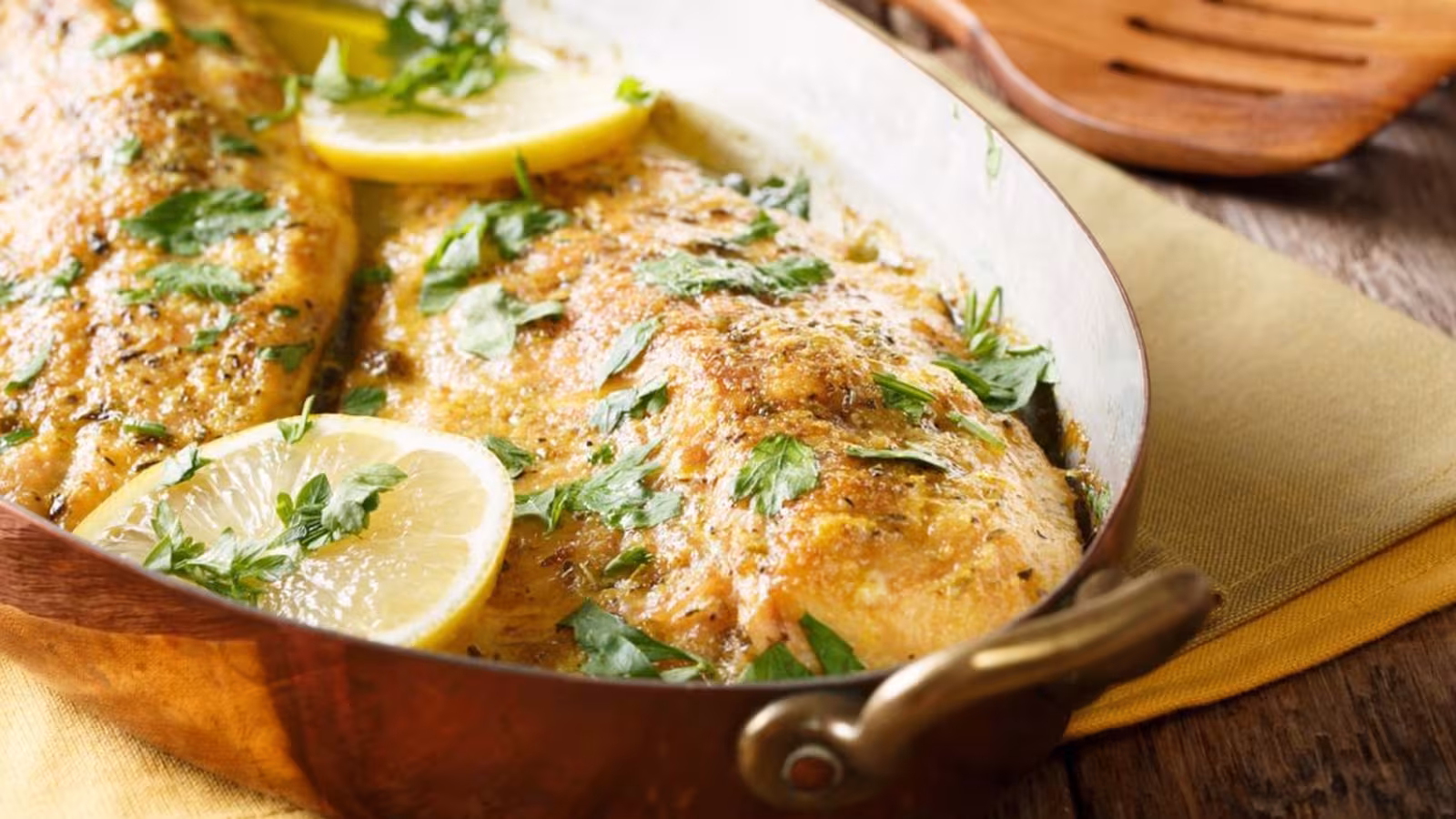 Filets de poisson au beurre et au persil