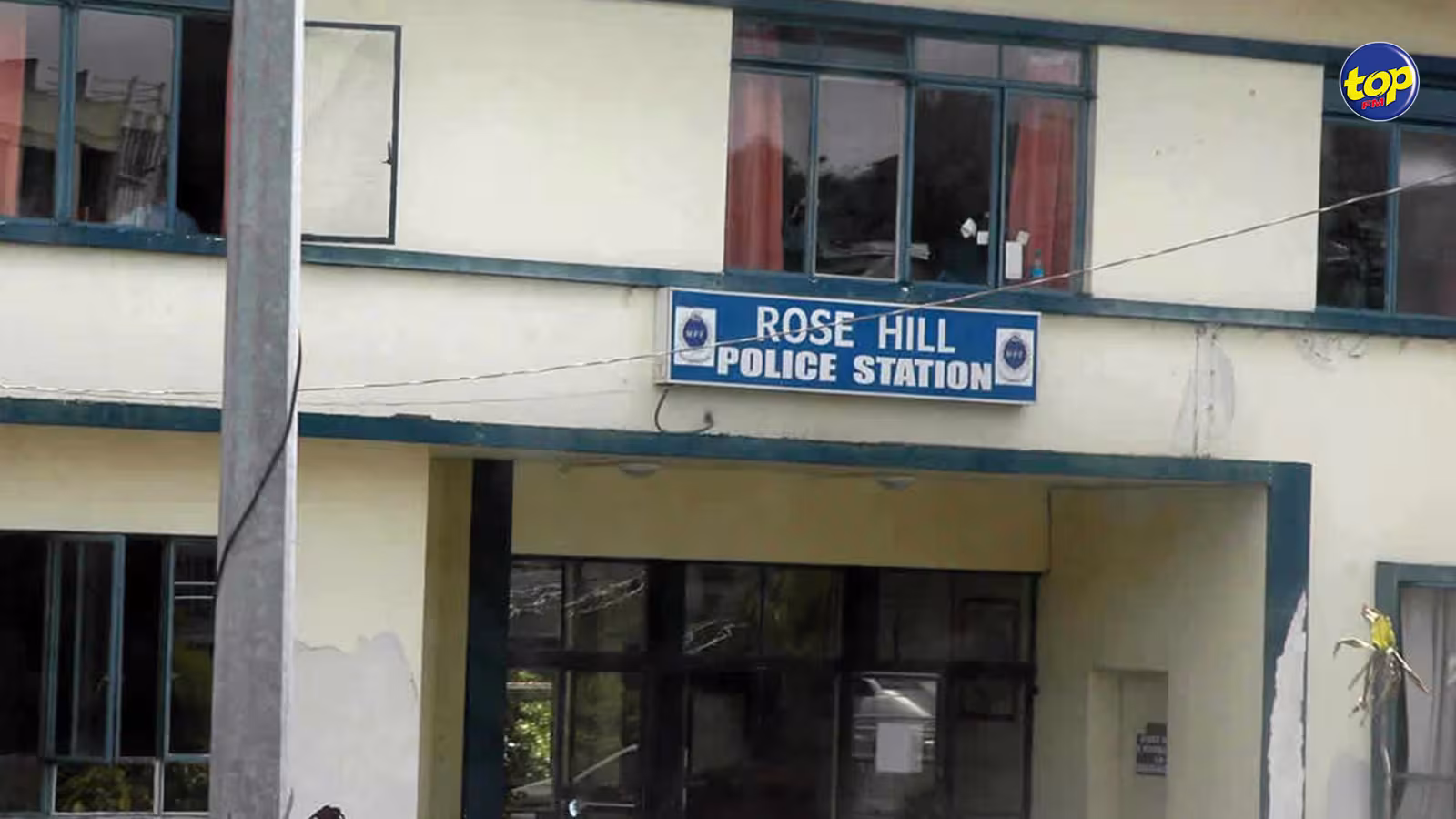 Au poste de police de Rose Hill : en manque de drogue, un détenu fait une tentative de suicide