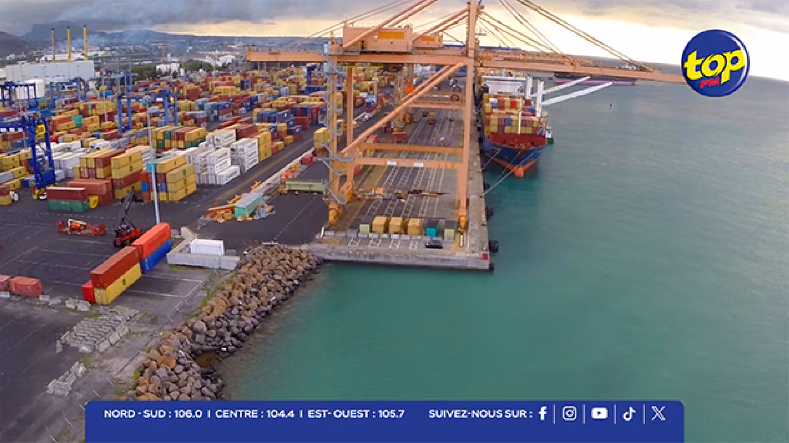 Situation au port - Paul Bérenger : « Maurice est devenue une spécialiste du ratage d’opportunités… »