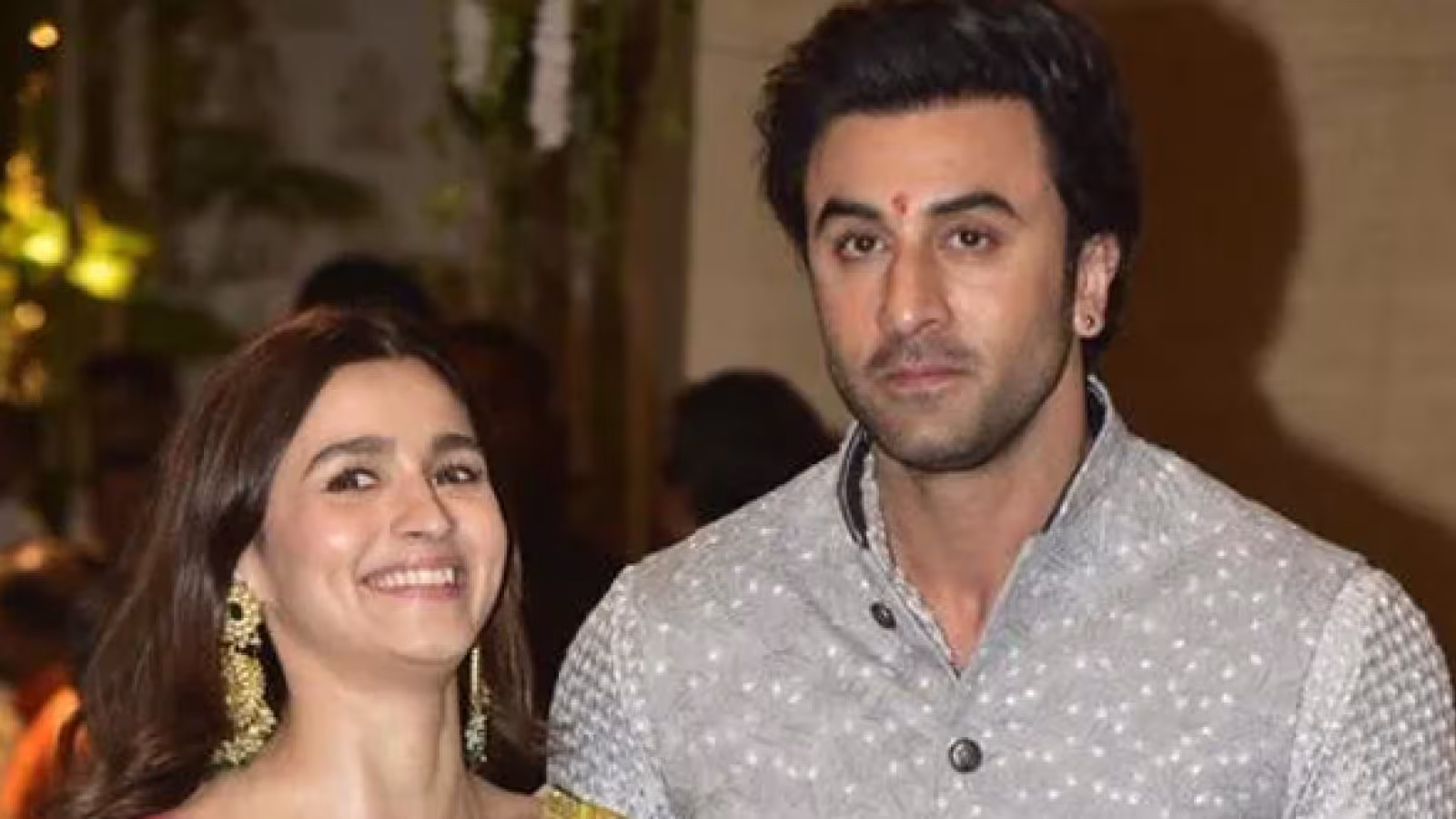Exclusive! Ranbir Kapoor and Alia Bhatt to tie the knot on April 14, a party on 16