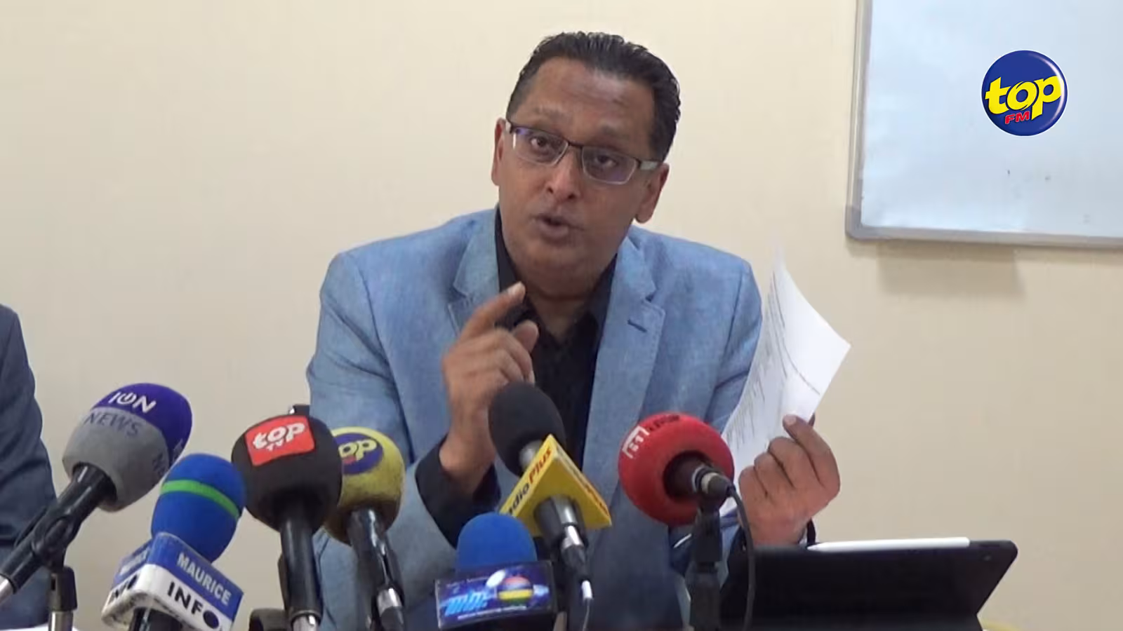 Air Mauritius : « Il reste qu’un milliard de roupies pour diriger la compagnie, ce qui est impossible », affirme Roshi Bhadain