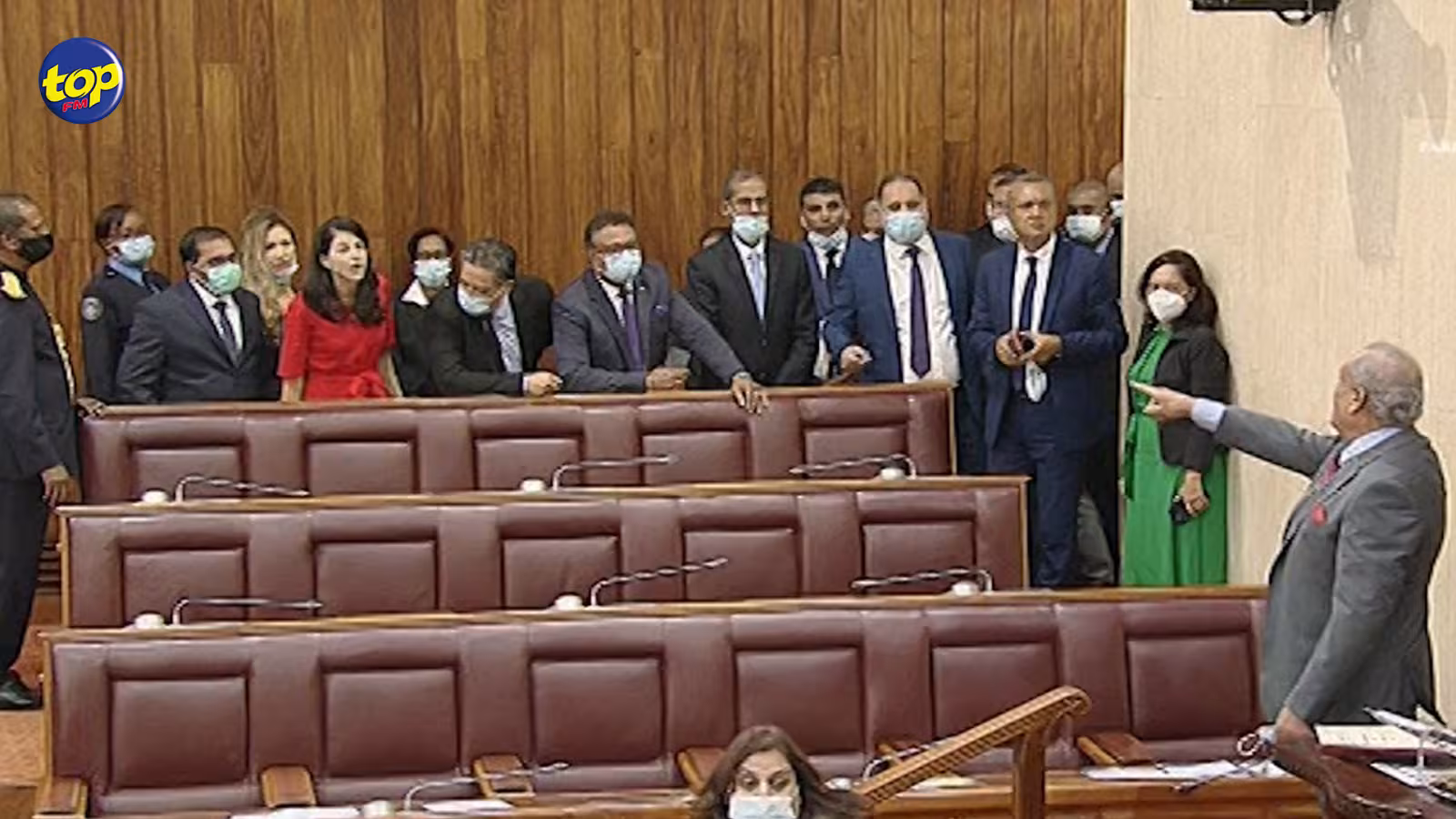 Dans Cozé Do Mo Pep hier  : Pluies de critiques des auditeurs à l’égard de Sooroojdev Phokeer