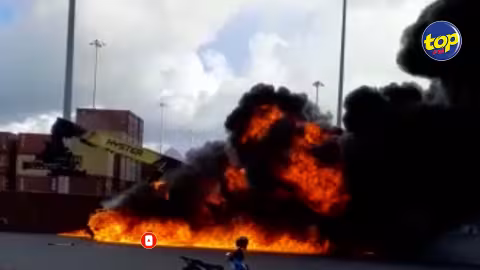 Au Container Terminal de la Cargo Handling Corporation : Un chariot élévateur prend feu