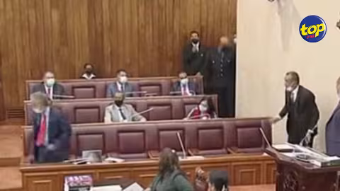 Après l’expulsion de Patrick Assirvaden du Parlement mardi : « Nous n’avons pas fait de walk-out mais nous avons décidé de montrer notre solidarité envers notre camarade », affirme Farhad Aumeer