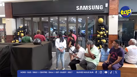 Réouverture du Samsung Brand Store à Phoenix : promotions exceptionnelles et clients déjà séduits