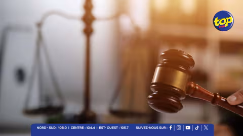 Aux États-Unis : une auteure reconnue coupable du meurtre de son époux