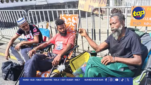 « Nou Ankor La » : le sit-in se poursuit devant l'Hôtel du gouvernement, malgré le rapport de force policier…