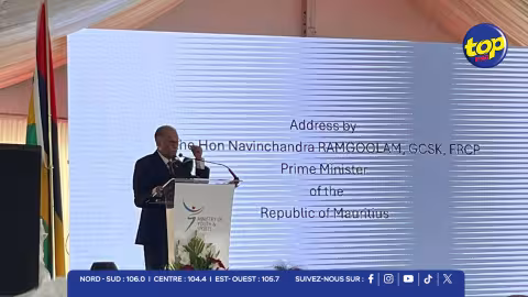 À Triolet : « Enn pont pa constrwir dan enn zour, mé nou pe met so bazman. Mo sir ki nou pou resi fer tou seki bizin pou transform sa pei-la », affirme le Premier ministre Navin Ramgoolam.