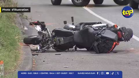 Accident mortel à Plaine-Magnien : un motocycliste perd la vie dans une collision avec un autobus 