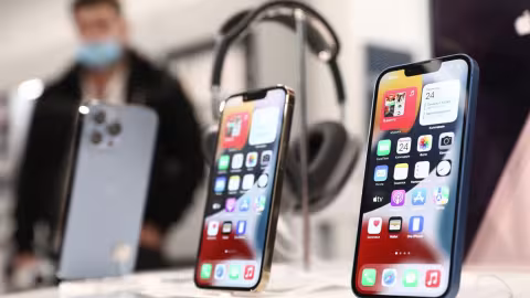 Apple suspends all product sales in Russia